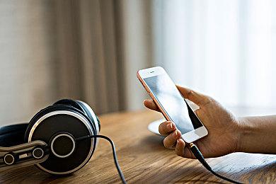 《在地下城寻求邂逅》漫改手游游戏概览预告发布